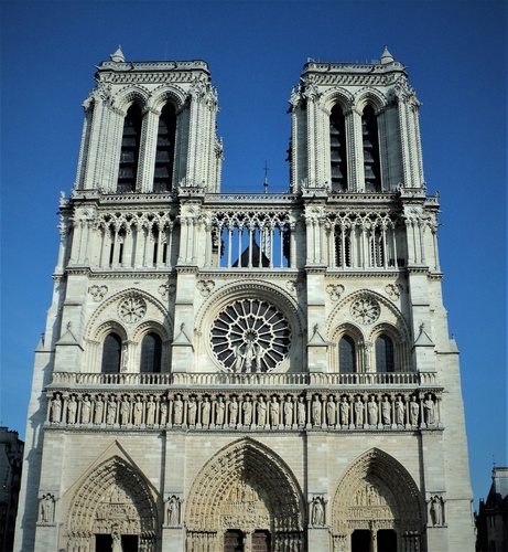 Prof. Klaus Fischer zobowiązał się do wsparcia odbudowy katedry Notre Dame 